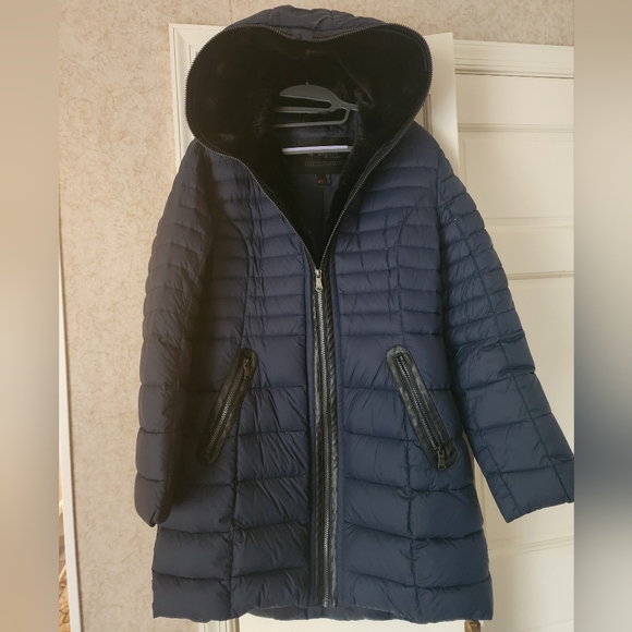 This Pajar  jacket fox fur accent dack dawn size Xl.Nevy blue 💙. Like new - Picture 5 of 10